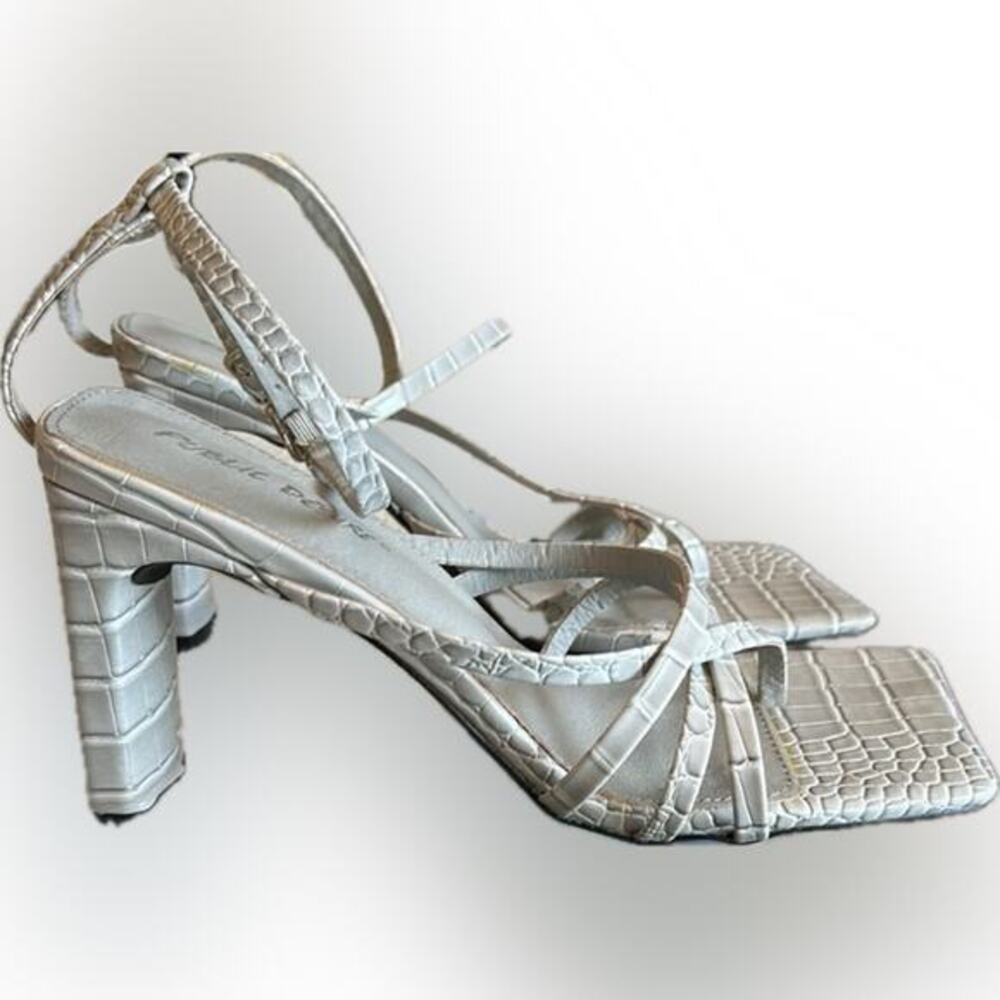 Public desire BRATz Block sandal heel square toe blue alligator print Y2K size 7